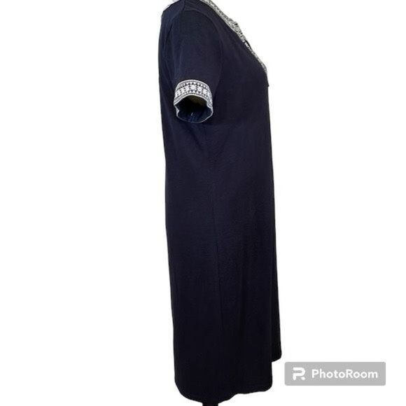 ✨Talbots Cotton Navy & White Embroidered Shift Dress✨ - Picture 4 of 8